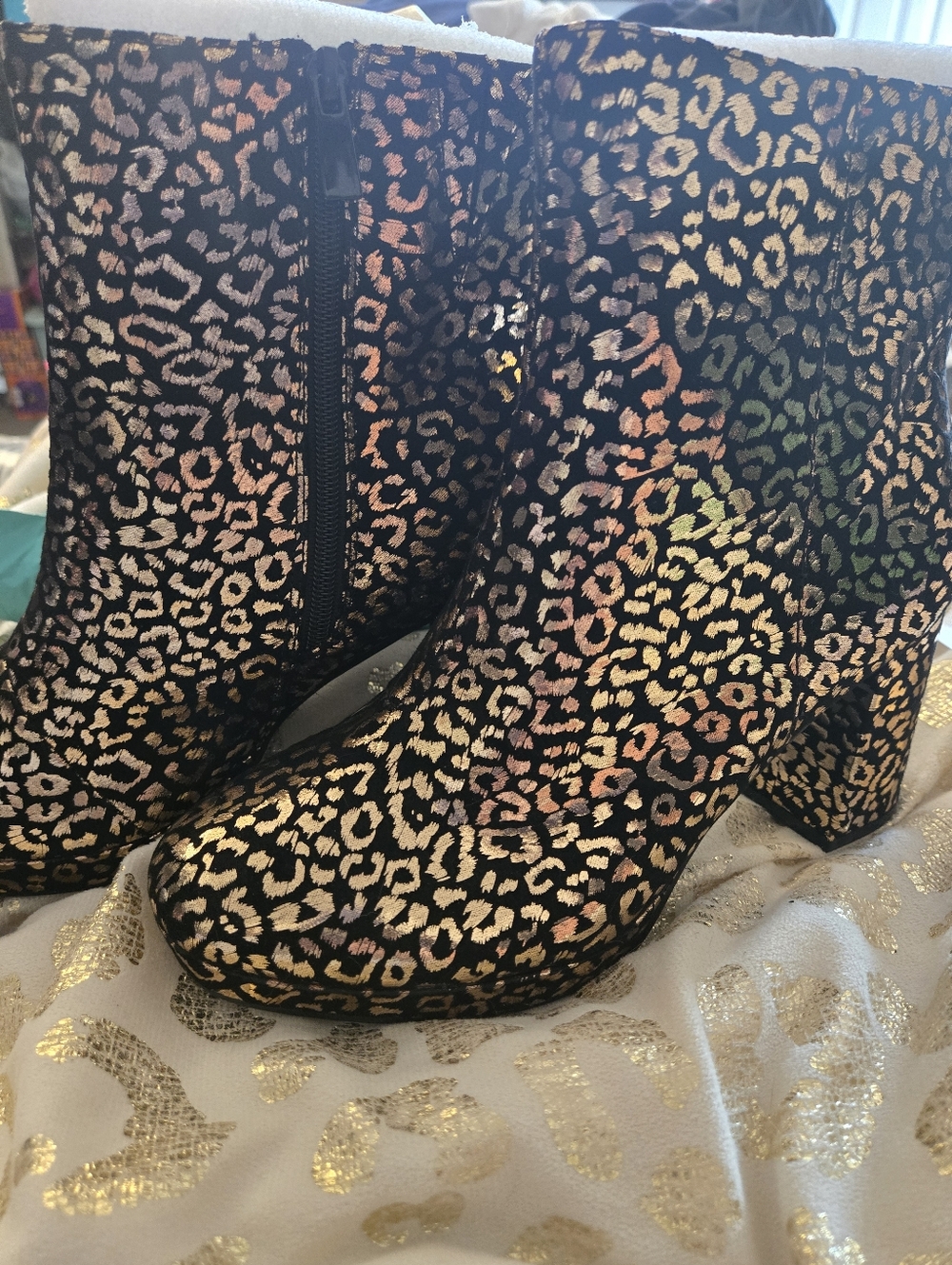 Brand New Torrid Black & Gold Leopard Print Platform Boots